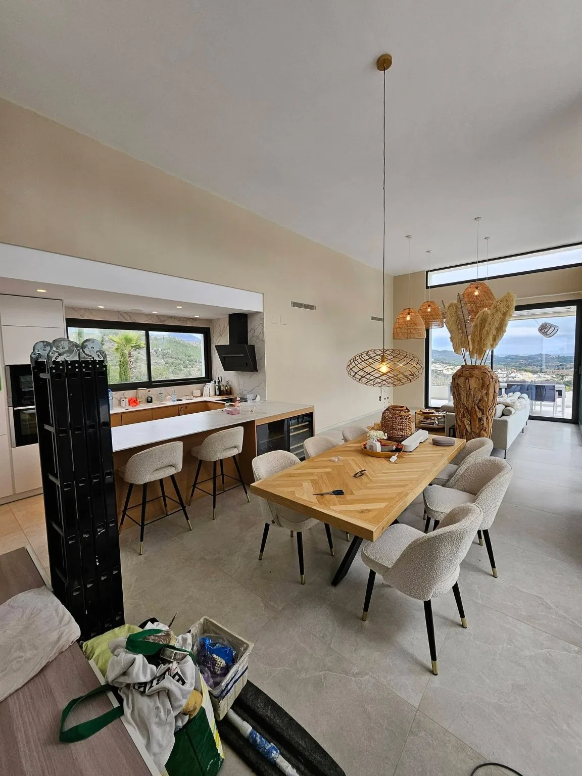 Modern villa-interieur — strak en hoogwaardig eindresultaat