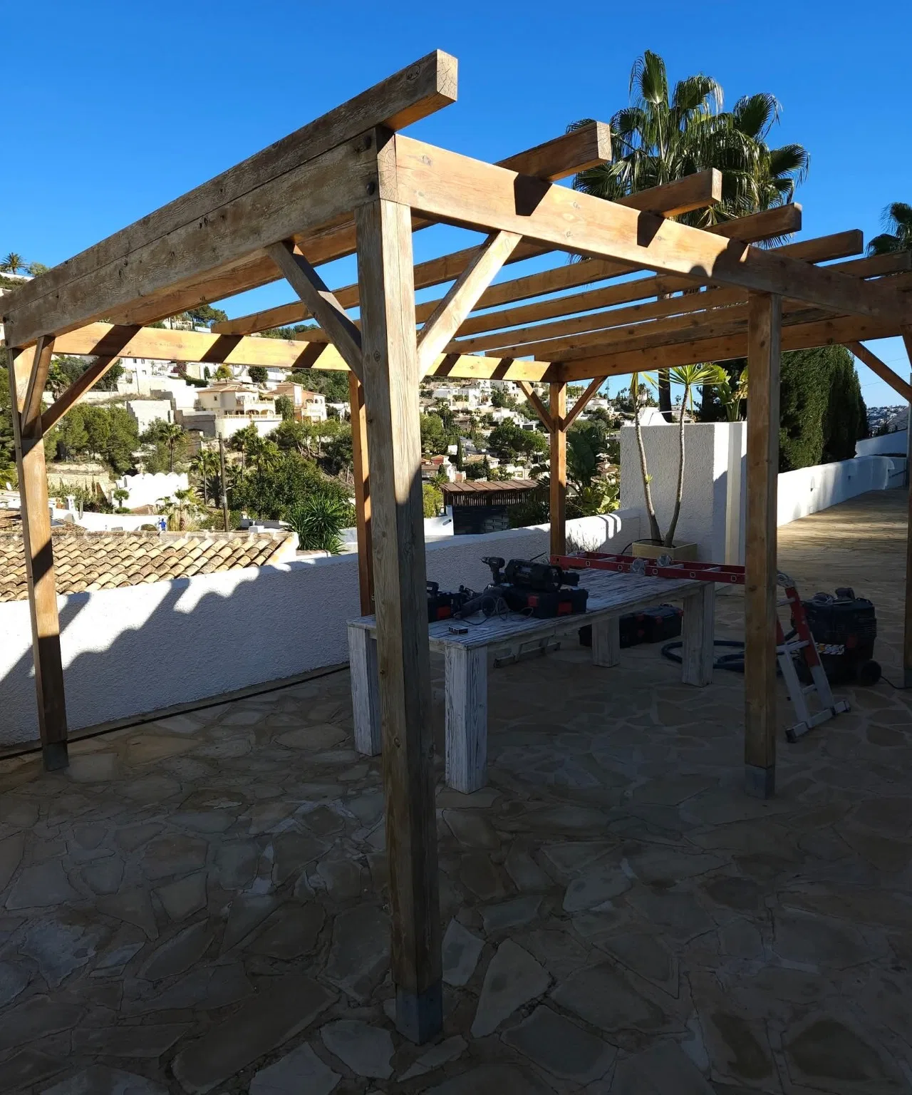 Pergola — hout voorbereid voor bescherming